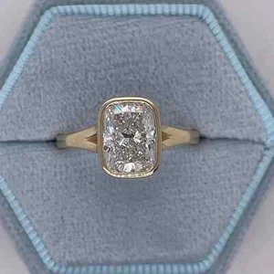Lab Grown 2.00 Cts E Color VVS2 Clarity IGI CERTIFIED Elongated Cushion Cut Ring - Picture 1 of 13