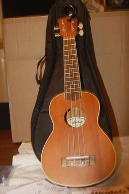 Mitchell MU40NT Concert Ukulele Natural wood with case & tuner. - Image 1 of 4