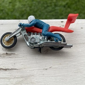Diecast HotWheels RedlineRRRumblers Orange High Tailer Cycle with #5 Blue Rider - Picture 1 of 8