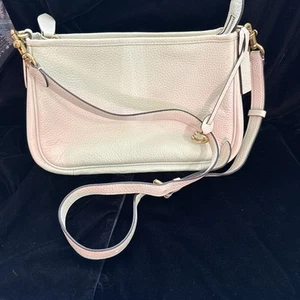 Bolso Bandolera Coach CC437 Cuero Guijarro Crema Suave Cierre de Cremallera. - Imagen 1 de 17