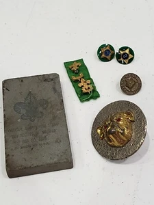Lote De Colección Boyscout Bolo Pins Cuchillos Piedra de Afilar Medalla Prepárate BSA  - Imagen 1 de 8