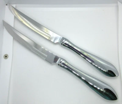 Carvel Hall *2 cuchillos para carne* cubiertos de acero inoxidable brillante de 9 1/4" Foto 1 de 4