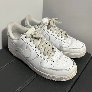 Scarpe da ginnastica Nike Air Force 1 '07 basse uomo taglia 8 bianche sneakers CW2288-111 - Foto 1 di 9