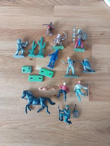 Konvolut Maßstab 1:32 Britain's Herald Cowboys Indianer Ersatzbasen Pferd - Bild 1 von 17