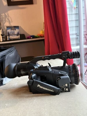 Panasonic AG DVC80P 3CCD Digital Video Camera Recorder - Image 1 of 4