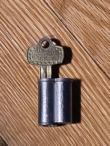 Best Cores 7 Pin M Nut Chrom mit Schlüssel gebraucht - Bild 1 von 7