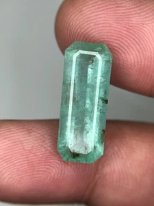 9 Carats Outrageous Natural Loose Emerald from Chitral Pakistan for jewellery - Picture 1 of 11