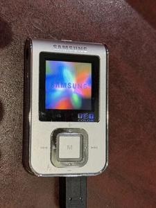 Samsung Digital Audio Player 512MB YP-T7J ** TESTED AND WORKS **  - Picture 1 of 11