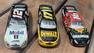 Lot of 3 Hot Wheels 1:64 NASCAR Race Cars #12 Mobil 1, #16 Grainger & #17 Dewalt - Picture 1 of 15