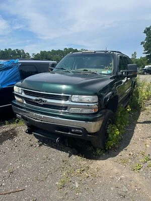Motor de arranque usado se adapta a: Chevrolet Suburban 2500 2002 6,0 grado A Foto 1 de 4