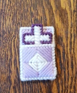 Cruz en bolsillo religioso hecho a mano púrpura de Pascua - Imagen 1 de 9