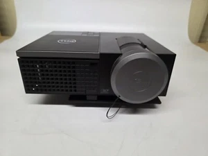 Dell 4220 DLP Projector, 4100 Lumens - Picture 1 of 3