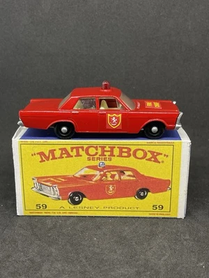 Coche Lesney Matchbox 55 59 personalizado Ford Galaxie jefe de bomberos con luz de cúpula roja Foto 1 de 4