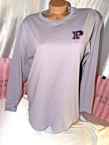 Camisa Universitaria Victoria's Secret ROSA Terciopelo Borgoña Logo Mediana - Imagen 1 de 2