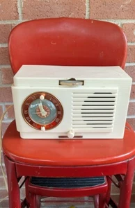 Vintage GE General Electric AM Tube Alarm Clock Radio Model 62 White Red Antique - Picture 1 of 8