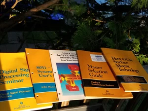 5 VINTAGE TEXAS INSTRUMENTS BOOKS DATA ELECTRONICS DIGITAL MANUALS - Picture 1 of 8