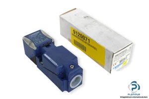 TELEMECANIQUE XS8C4A1PCG13 INDUCTIVE PROXIMITY SENSOR - Picture 1 of 3