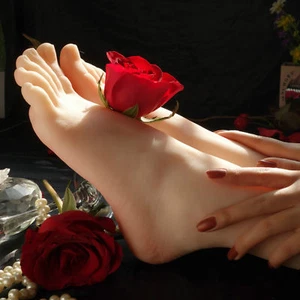 One Left Or Right Lifelike Silicone Female Legs Feet Mannequin Display Model - Picture 1 of 5