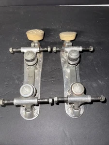 Set di piastre per pattini a rotelle vintage Sure Grip Century 3 con camion - Foto 1 di 4