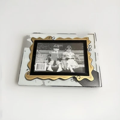 Furio Home Glass Expressions  - 4" x 6" Portrait or Landscape Photo Frame - Image 1 of 4