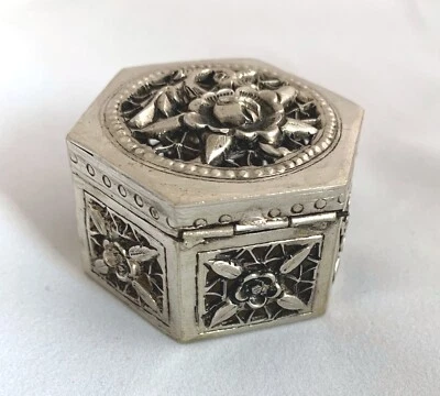 ANTIGUIDADE Asiática PRATA HEXÁGONO Comprimido de Bugigangas CAIXA ARTICULADA Filagree Rosa Assinado 2" - Imagem 1 de 4