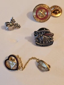 Moose Lodge Set mit vier Anstecknadeln / Auszeichnungen, eine ist Sterling - Bild 1 von 9