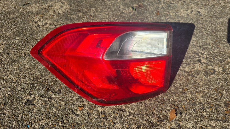 ¡COMO NUEVO! Luz trasera halógena exterior izquierda izquierda izquierda Ford EcoSport 2018-2022 OEM Foto 1 de 3