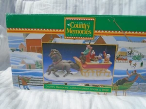 Country Memories Horse & Sleigh Village Figure - Picture 1 of 5