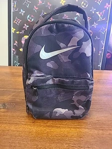 Nike Dome Lunch Bag Swoosh Black Nylon Insulated Tote Work School Camo - Picture 1 of 11