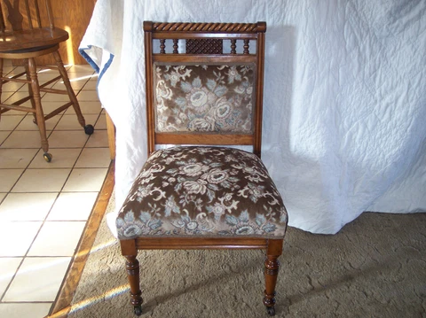 Walnut Eastlake Barley Twist Sidechair / Parlor Chair  (SC79) Cover