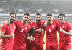 IRAN Jersey by MEROOJ MAJID Football-Team Melli , Color: Red, Size: Medium - Picture 1 of 7