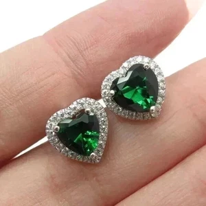 Aretes con halo de esmeralda verde natural de 3,75 quilates de oro blanco sólido de 14 quilates - Imagen 1 de 4