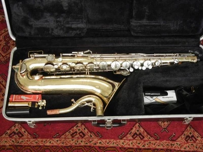 ¡SAXOFÓN TENOR BUESCHER 400 DE COLECCIÓN Y ESTUCHE RÍGIDO SELMER! Foto 1 de 4