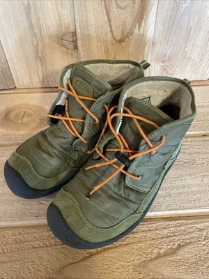 KEEN Howser II Chukka Mid Boots Waterproof Comfy Durable Big Kid Size 3 - Image 1 of 4