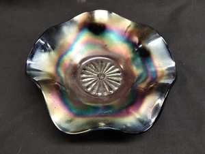 Vidrio de carnaval de amatista con patrón de margarita y amapola NORTHWOOD de 7 pulgadas Cuenco con volantes - Imagen 1 de 4