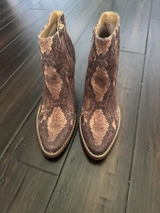 Women’s Booties - Picture 1 of 4