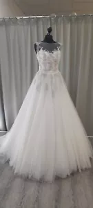 NEU DESIGNER BRAUTKLEID EGLANTINE GR 38 IVORY GRAU TÜLL SPITZE PRINZESSIN - Bild 1 von 1