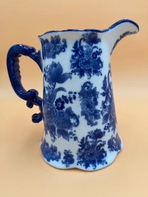 Jarro floral Cracker Barrel azul e branco, excelente forma - Imagem 1 de 4