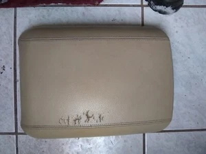 2006-2009 MERCEDES BENZ R350 CENTER CONSOLE ARMREST STORAGE LID COVER OEM BEIGE - Picture 1 of 4