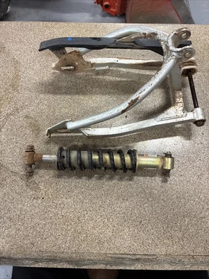 04 Yamaha TTR90 TTR 90 basculante brazo oscilante con suspensión de amortiguador trasero mono Foto 1 de 4