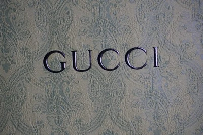 Bufanda Gucci 100% Cachemira Gris Negro Logo GG Hecha en Italia 202253 13483 3G200 Rara Foto 1 de 4