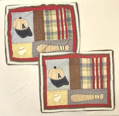 Pottery Barn 儿童校队运动拼布被子枕套 2 件套 20 X 26 — 第 1/4 张图片