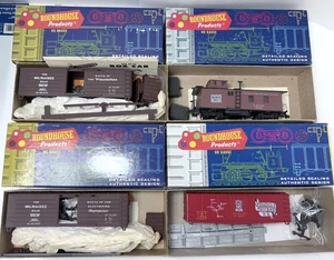 Lot of 4 Roundhouse HO Scale Rolling Stock Cars Milwaukee CB&Q - Picture 1 of 2