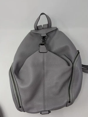Mochila mediana de cuero gris granulado Rebecca Minkoff Julian Foto 1 de 4