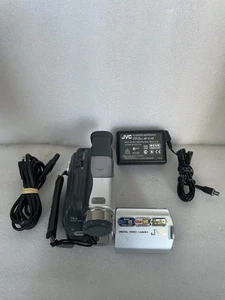 JVC GR-D23E Digitale MiniDV Video Kamera Camcorder Videorecorder Getestet ✅ - Bild 1 von 16