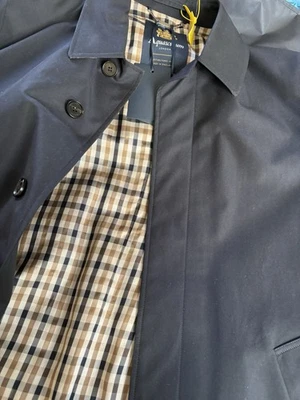 Nuevo Impermeable Antiguo Stock Aquascutum London Azul Marino Oscuro Pecho Único 40 Reino Unido Inglaterra Foto 1 de 4