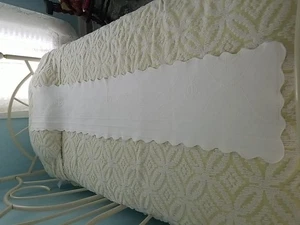 White Embossed Table Runner Nautical Pattern Scalloped Edges 13"x66" - Picture 1 of 6