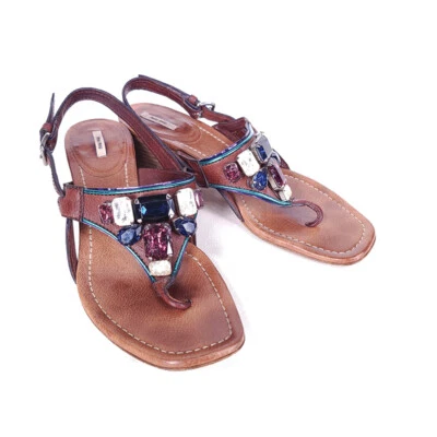 Sandalias Miu Miu 8 Mujer Marrón Tanga Cuero Bloque Hebilla Baja Informales Sólidas Planas Foto 1 de 4