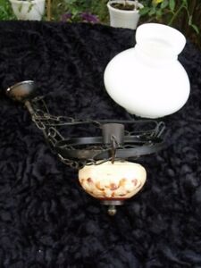 lustre vintage façon lampe a huile avec faïence modèle plume