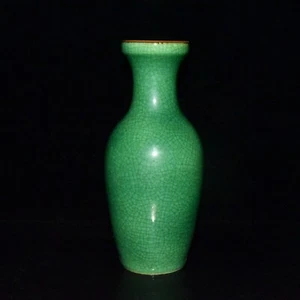 Collectable Beautiful Chinese Hand Painting Green Glaze Porcelain Vase - Picture 1 of 9